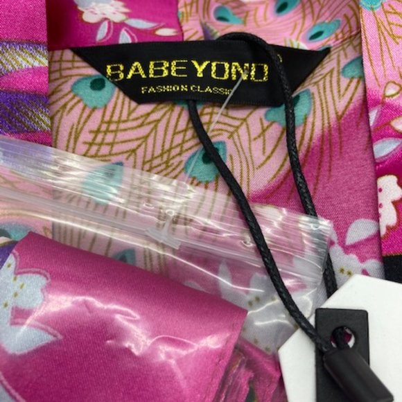 LONG ASIAN-INSPIRED, PRINTED KIMONO/DUSTER WITH BELT—BRAND-NEW W/TAGS! - Picture 4 of 6